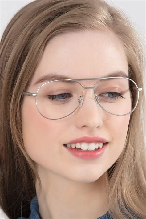 aviator frames for round face.